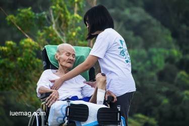 Telltale Signs that an Elder Needs Support