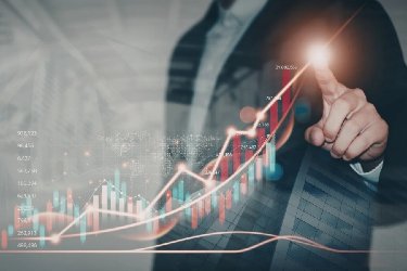 Real Estate Vs REITs: Which Is the Smarter Entry into Property Investing