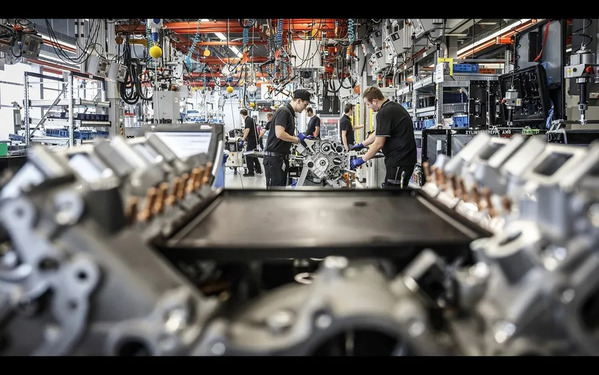 Predictive Maintenance: Reducing Downtime with AI in Manufacturing