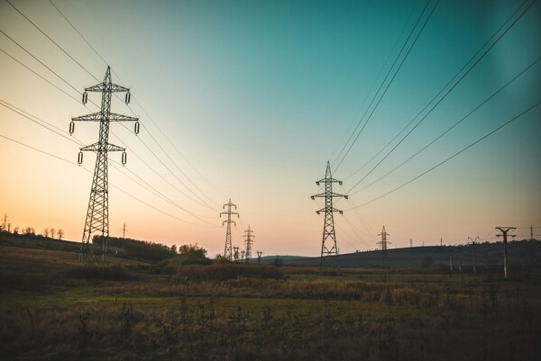 Smart Grids in Practice: Next-Generation Energy Distribution Systems Modernizing Urban Infrastructure