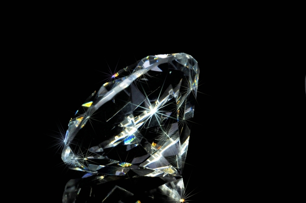 The New Brilliance of Lab-Grown Diamonds: Redefining Luxury for a Modern Age