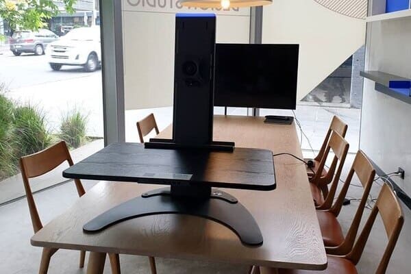 How Does a Standing Desk Improve Your Health and Productivity at Work How Does a Standing Desk Improve Your Health and Productivity at Work