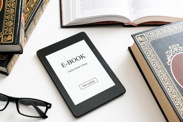 The Role of E-Books and Audiobooks in Modern Reading Habits The Role of E-Books and Audiobooks in Modern Reading Habits