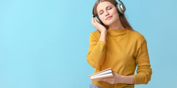 The Role of E-Books and Audiobooks in Modern Reading Habits