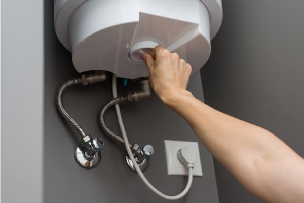 Why Homeowners Are Choosing Solar Water Heaters Over Conventional Geysers