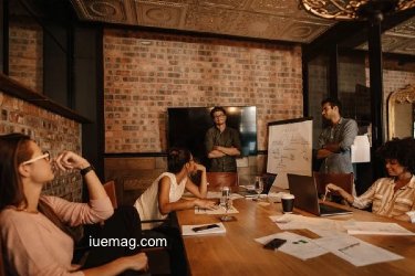 Generating Business Ideas: Strategies for Creative Inspiration