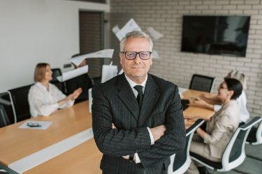 Why Emotionally Intelligent Leaders Quietly Outperform Everyone Else